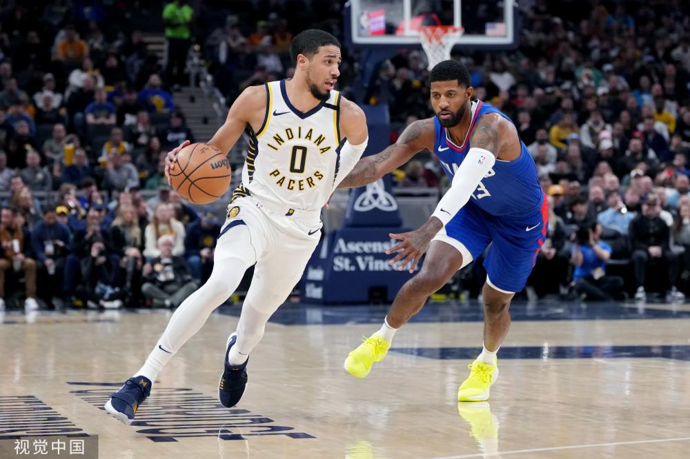 佩奇出战成 佩奇出战成